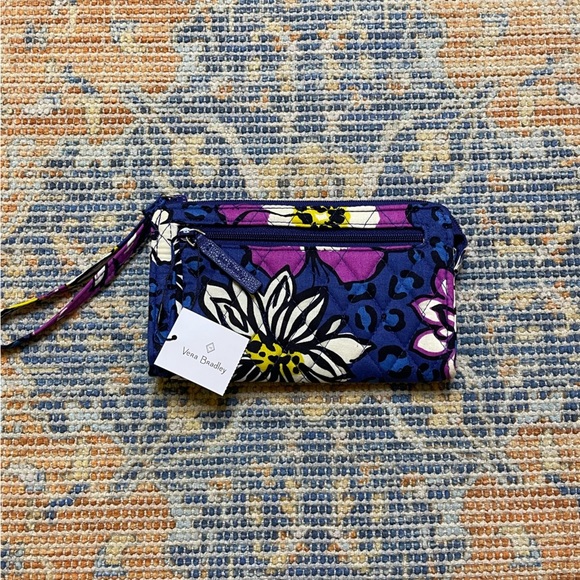NWT Vera Bradley African Violet Front Zip Wristlet - Picture 2 of 6